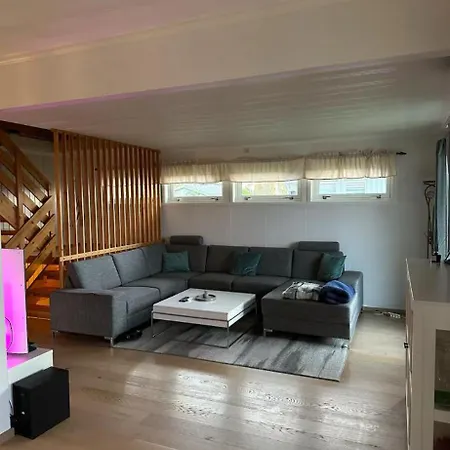 بيت للعطل Charming House By The Sea *