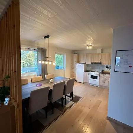 Charming House By The Sea *