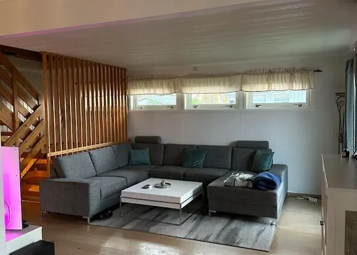 Vakantiehuis Charming House By The Sea *